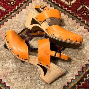 Rare DANSKO Thea Clogs in Tangerine Size 40